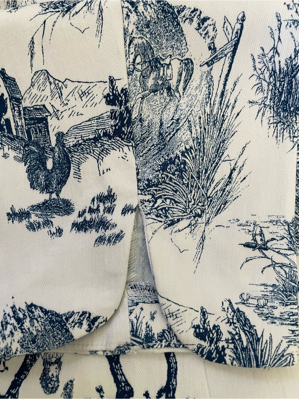 Soft Surroundings Blue / White Toile Print Stretch Pants Size M - Picture 3 of 5